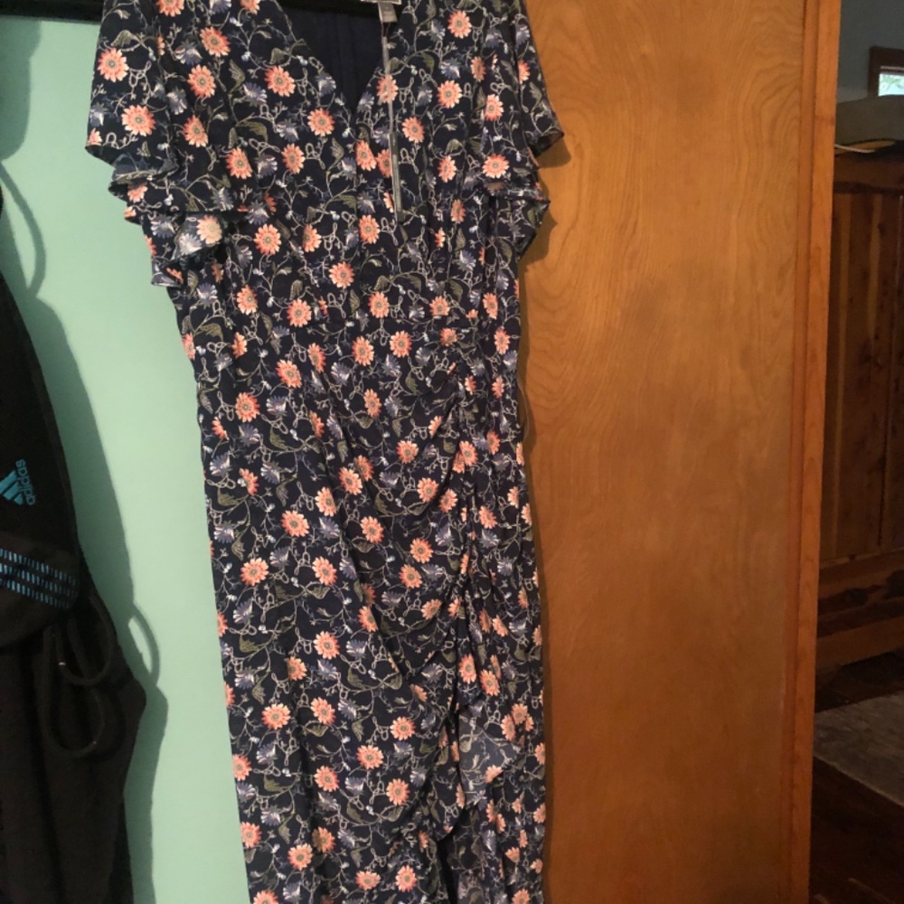 Dress - Picture 4 of 4